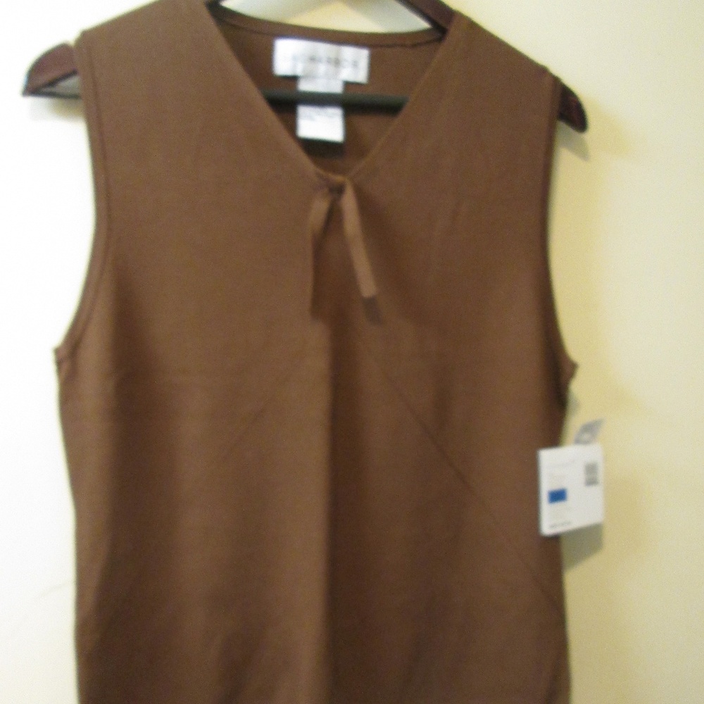 Fall out sale**SAG HARBOR XLARGE TOP/ NWT/HAZELNUT